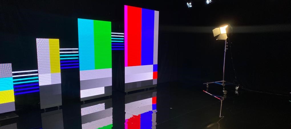 Lcd screens projecting color bars